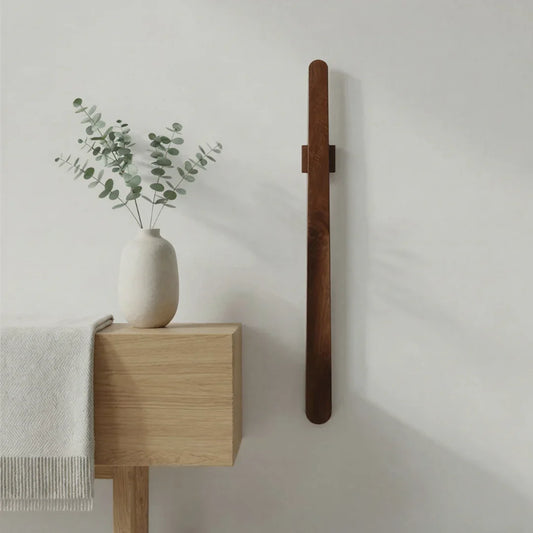 Trähorn™ – Magnetiskt Skohorn i Massivt Trä