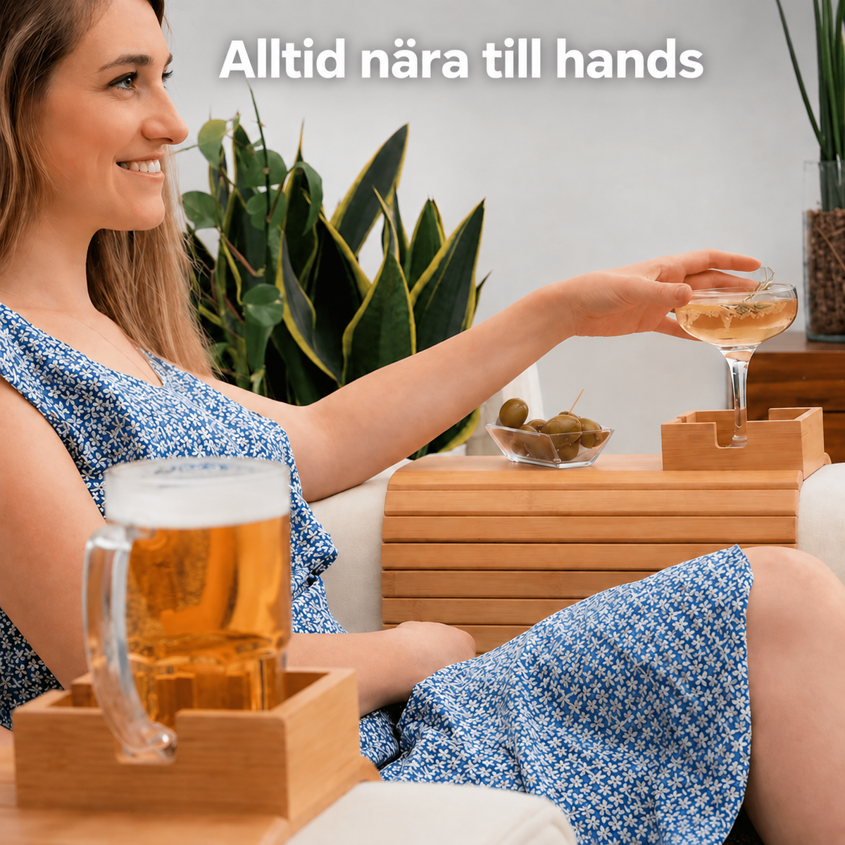 Mysora™ – Halkfri Soffbricka i Bambu med Mugghållare